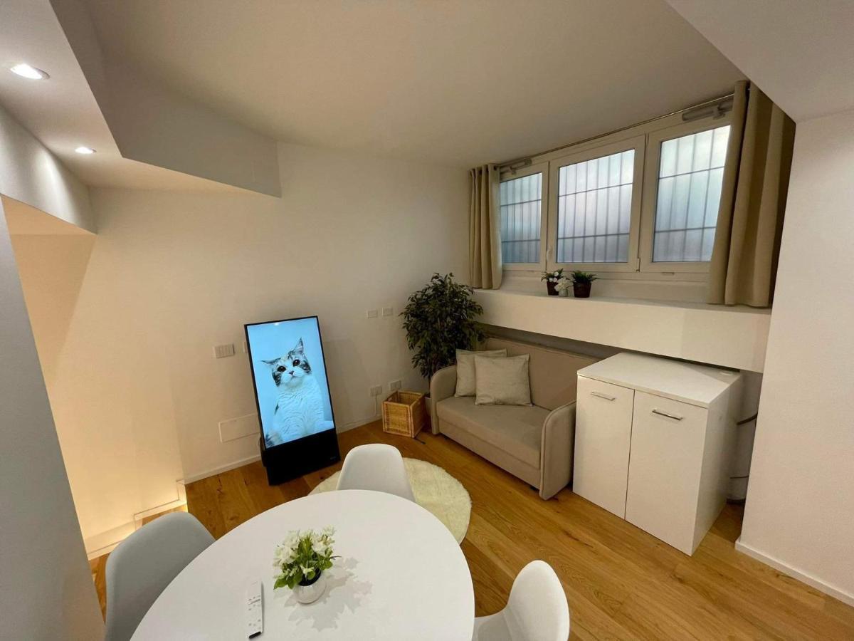Led House Cadore - Bilocale Zona Milano Centro Luaran gambar